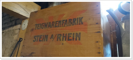 Grosse alte Holzkiste mit Werbung ca, 40x50cm Fr. 45.-